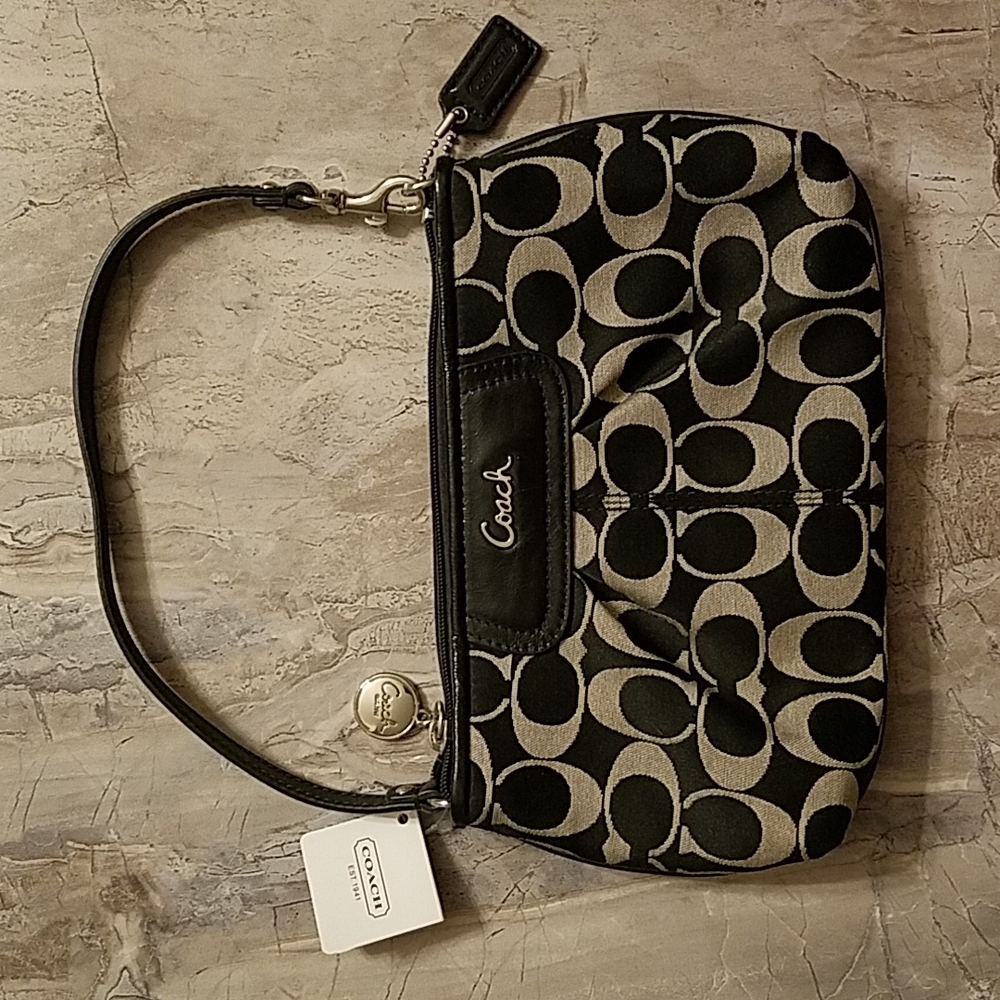 New! Coach Black & Cream Large Wristlet